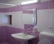 Grup Sanitar camera violet